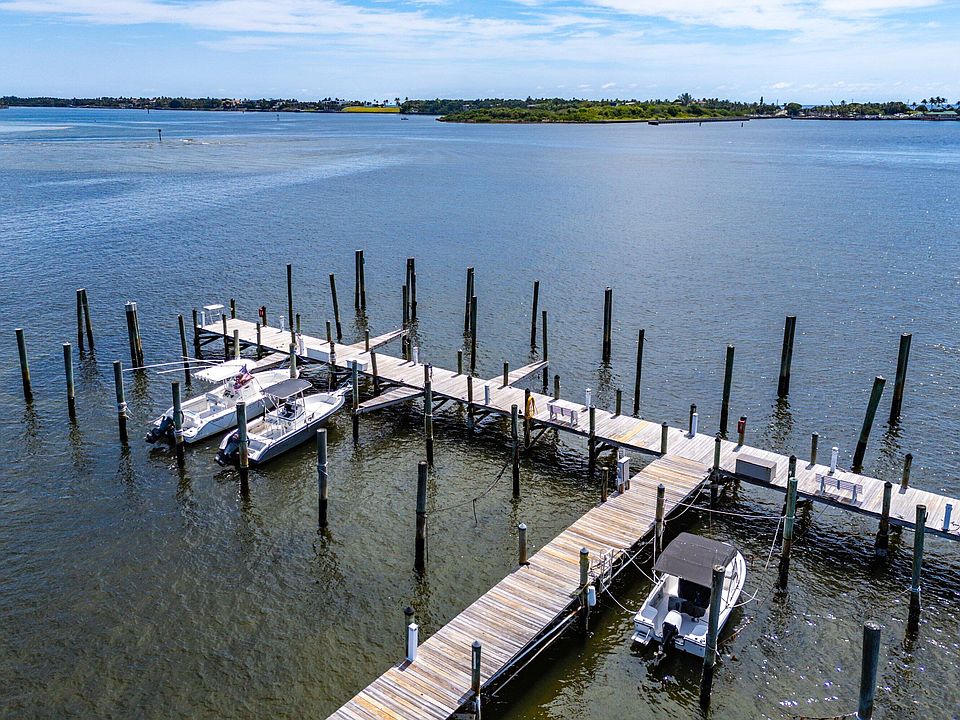 1st image of 16 VIA LAGO