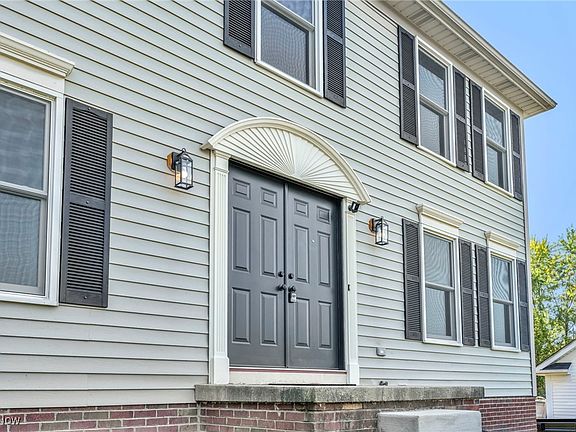 3rd image of 1266 Atterbury Dr