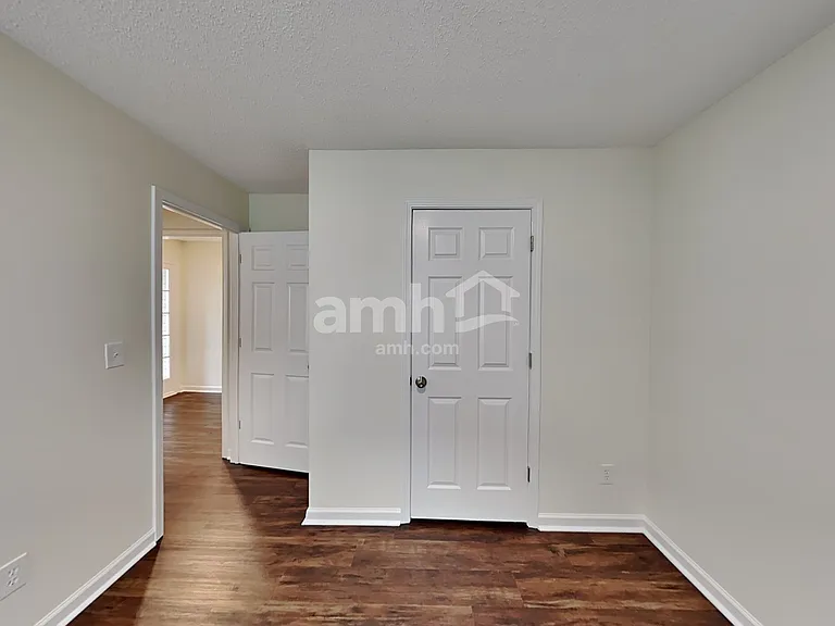 392 Rosemont Ct — Photo 18
