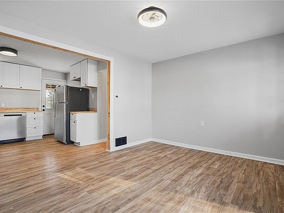 3rd image of 1809 Omar St
