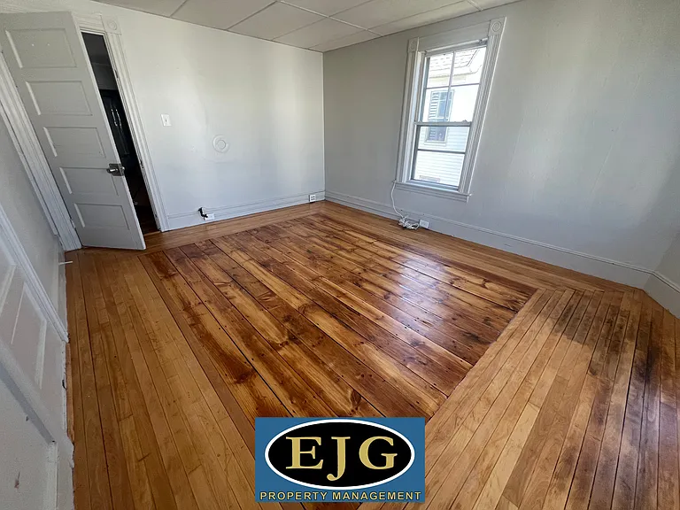 551 Montgomery St #2 — Photo 9
