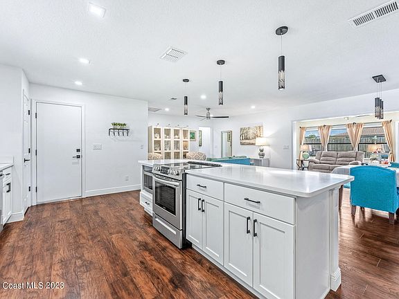 4th image of 3164 Village Park Dr