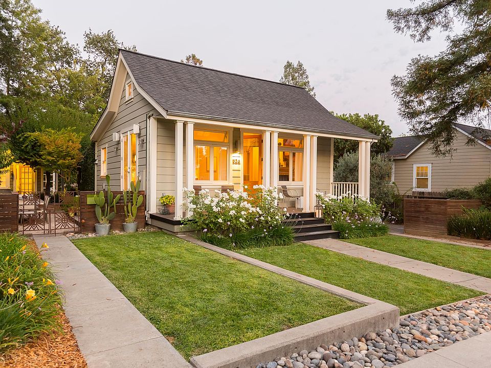 The Little House - everyone's favorite Healdsburg Cottage!