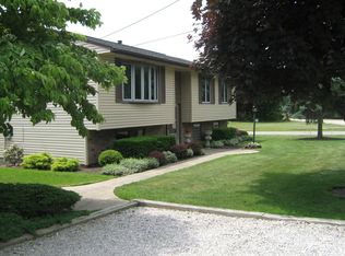 6930 Lake Rd, Madison, OH 44057