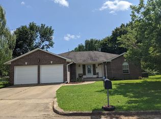 510 Cherokee Ave, Hartshorne, OK 74547