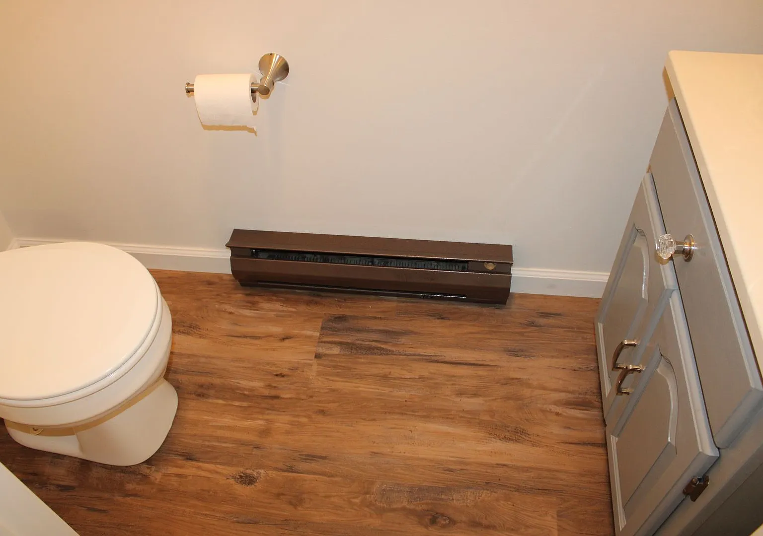 Spacious Two Bedroom Apartment — Photo 4