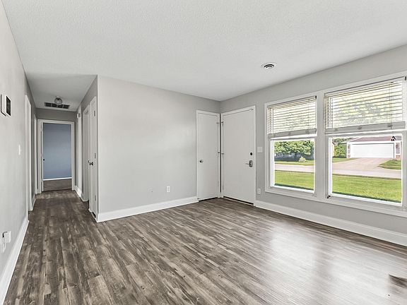 3rd image of 1426 Springbrook Rd