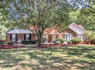 41 Jamestown Farm Dr, Florissant, MO
