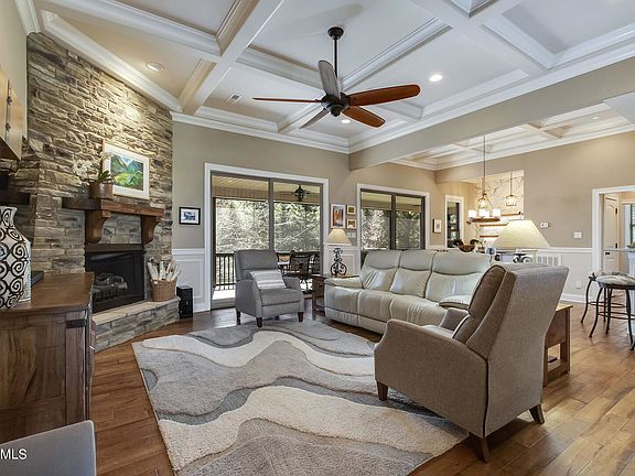 5th image of 102 Waynoka Ln