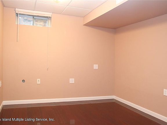 3rd image of 20A Jennifer Pl #30A