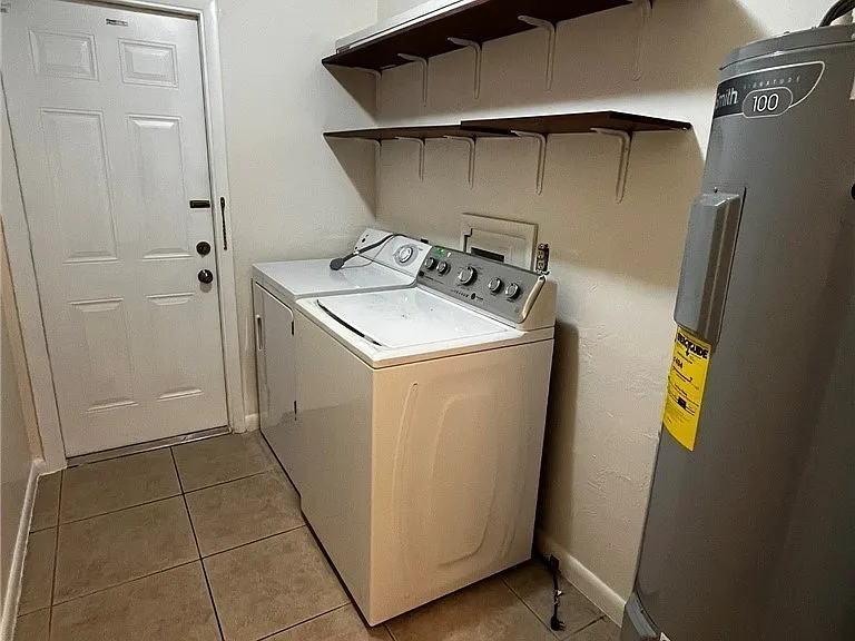 919 SE 8th Ter #7 — Photo 16