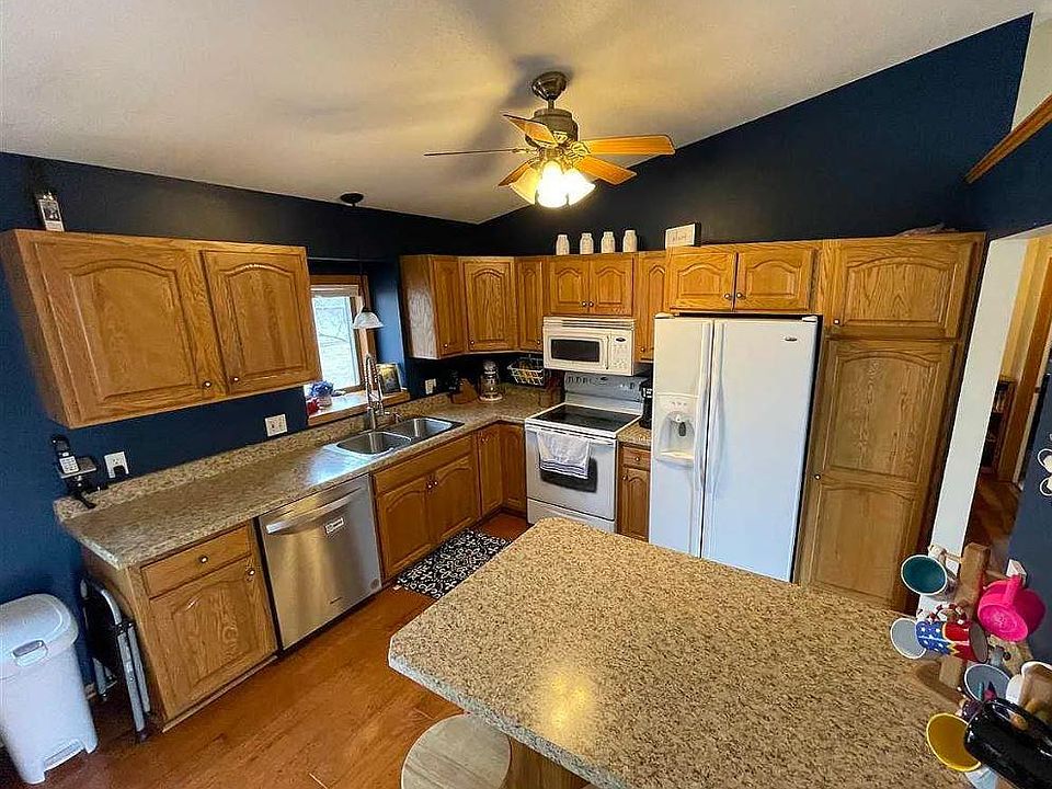 2nd image of 108 Celestine Cir