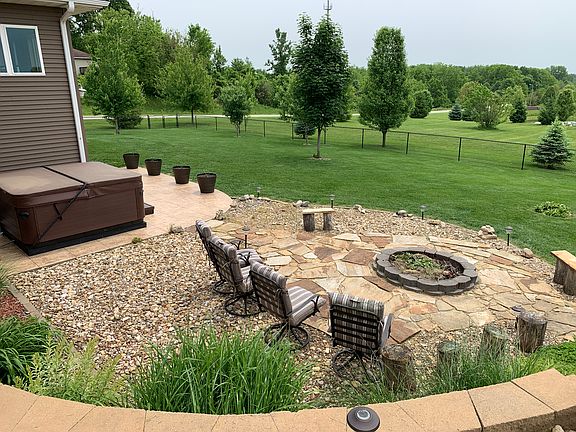 5th image of 2919 Twinmill Dr NE
