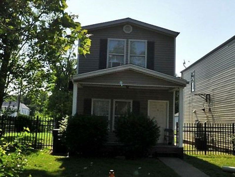 1st image of 403 Cadbury Ct