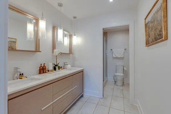 4 bed, 2330 sqft, $5,250 — Photo 4