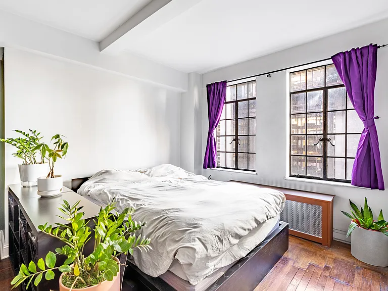 320 E 42nd St #1003 — Photo 8