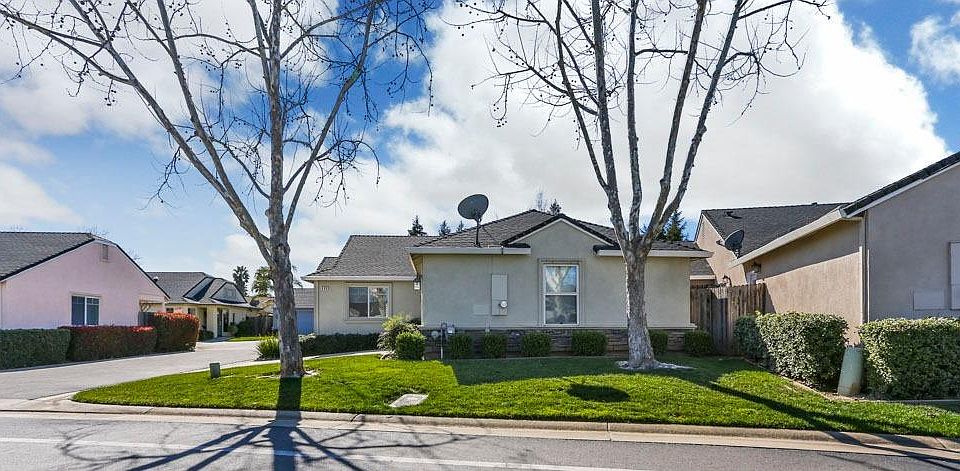 1st image of 600 Village Dr