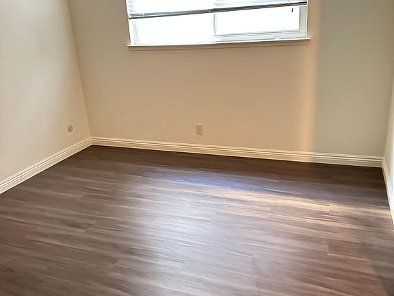 5th image of 2150 Jackson St APT 106