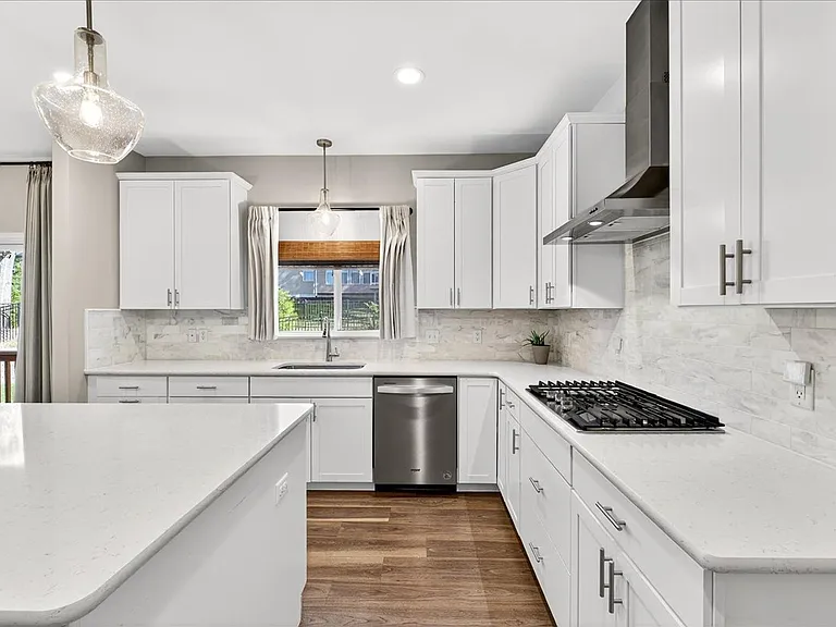 415 Filipp Ln — Photo 36