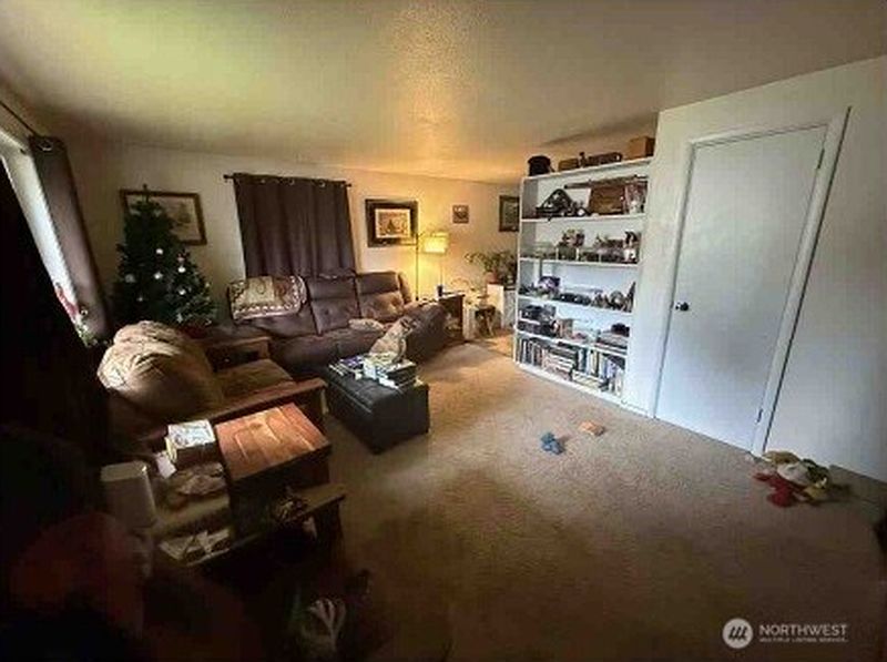 5th image of 1512 1514 Fones Road SE