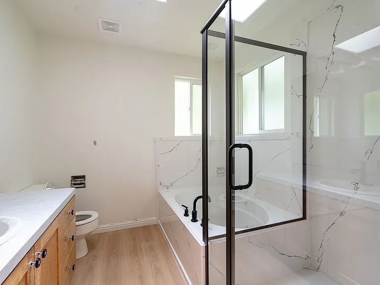 1007 N 525 W — Photo 15