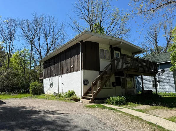 1321 Pontiac Trl, Ann Arbor, MI 48105