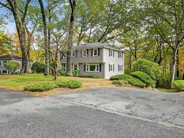 16 Montgomery Dr, Framingham, MA 01701