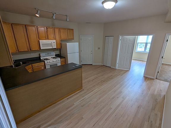 4th image of 1133 E 61st St #2
