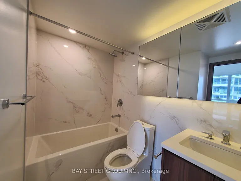 27 McMahon Dr #2209 — Photo 14
