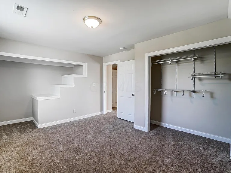 147 Whitethorne Ave — Photo 27