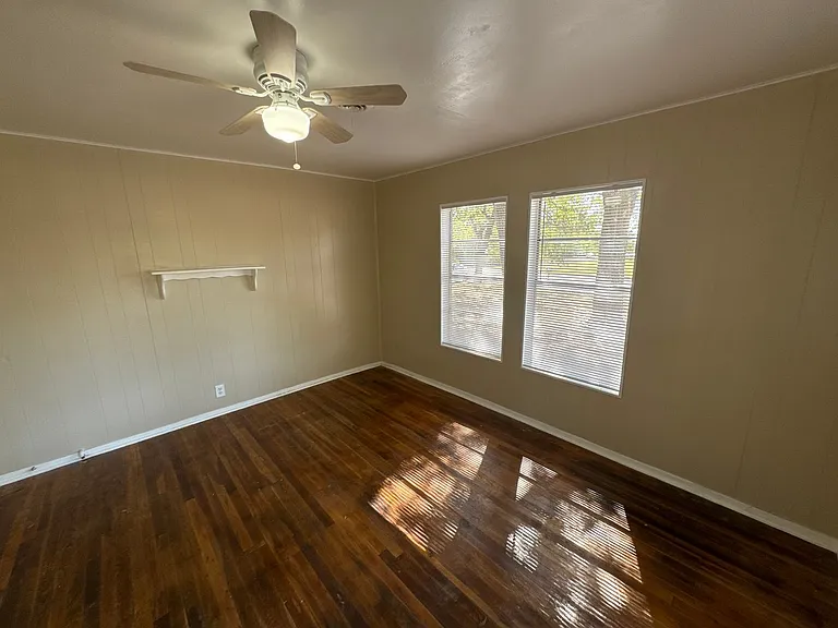 800 Audra Ln — Photo 22