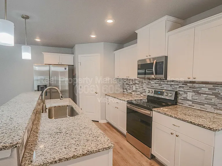 1306 N Clinton Ave #B — Photo 5