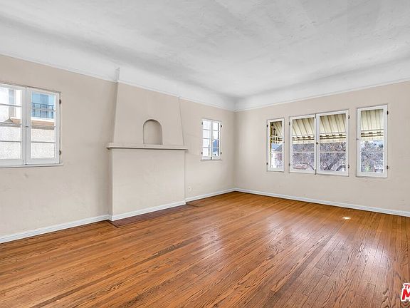 3rd image of 8247 1/2 Blackburn Ave