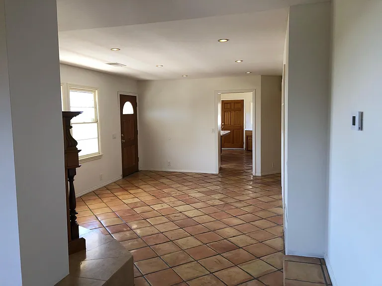 102 Santa Cruz Way — Photo 5