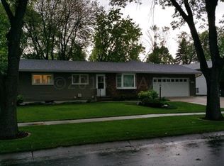 1909 18th St S, Fargo, ND 58103