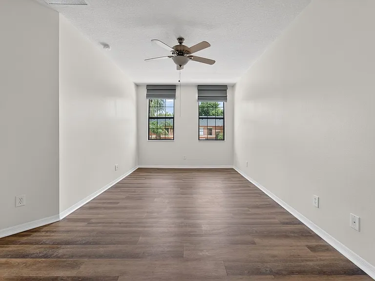 30132 Mossbank Dr — Photo 19