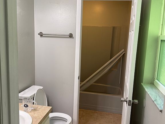 4th image of 171 Highland Ave