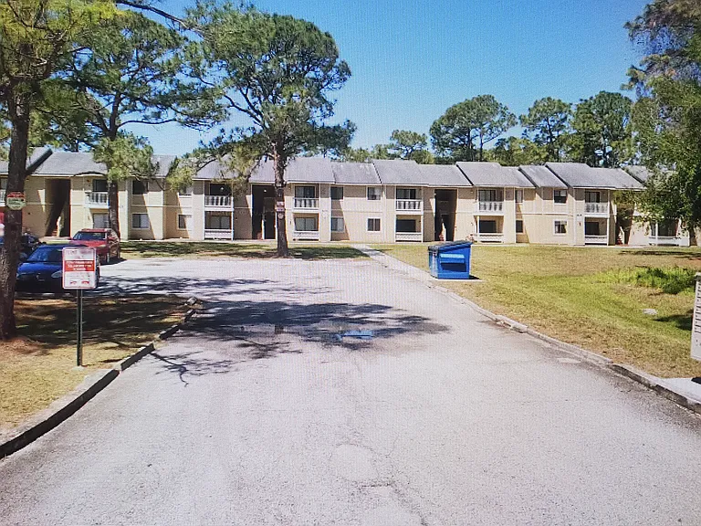 300 Mercury Ave SE #201 — Photo 11