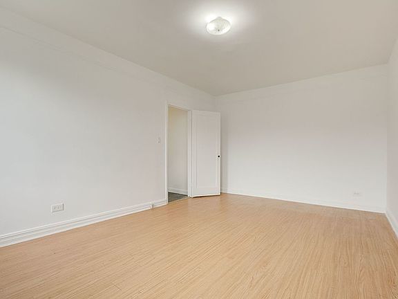 5th image of 88-12 Elmhurst Ave #6H