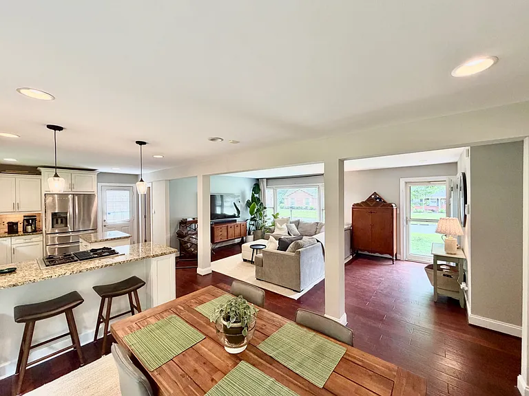 1721 Edgewater Dr — Photo 14
