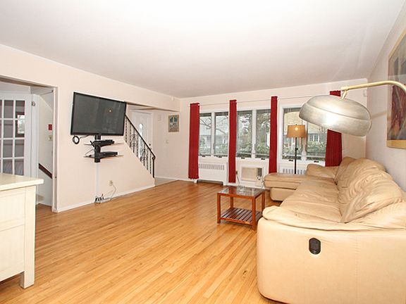 3rd image of 23 Lindberg St