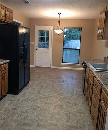4th image of 1215 20th St SE