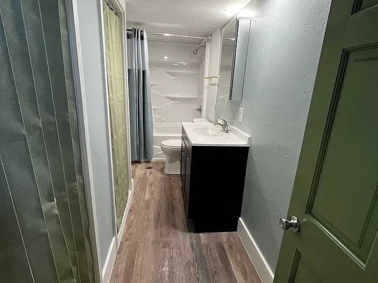 1536 Main St #E — Photo 15