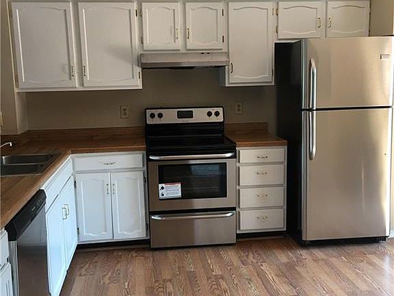 3rd image of 252 Misty Pointe Ln
