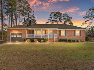 31 Bayview Dr, Poquoson, VA 23662