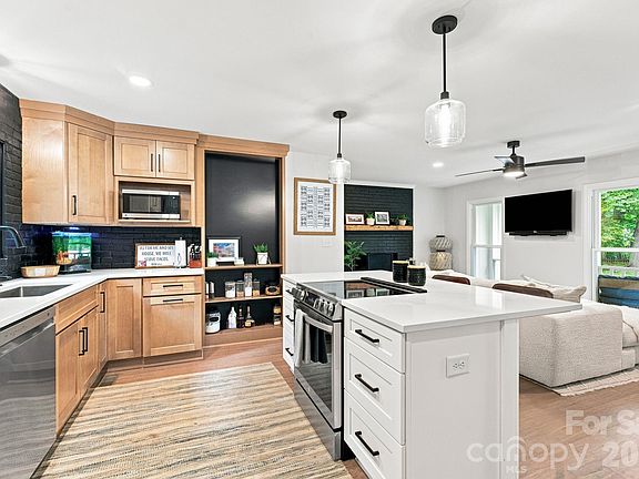 5th image of 1450 Old Coach Rd #37A