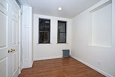 Rented by Barkoff Residential 