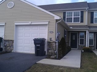 909 Patton Dr, Carlisle, PA 17013