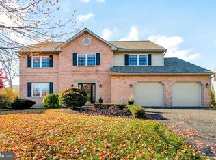 4183 Hill Terrace Dr, Sinking Spring, PA 19608