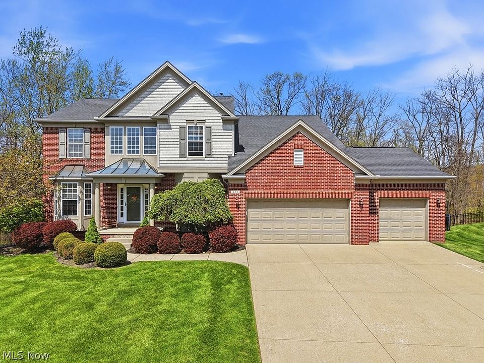 1st image of 455 Cornell Dr